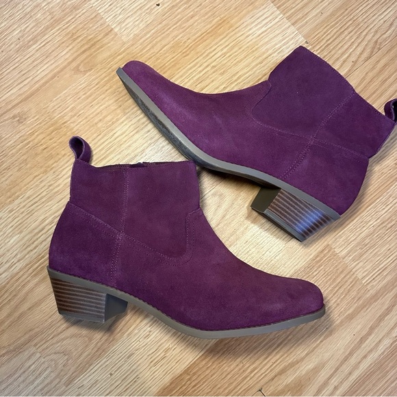 VIONIC Vera Maroon Purple Suede Booties Heeled Zipper Size US 9.5 - Picture 1 of 8